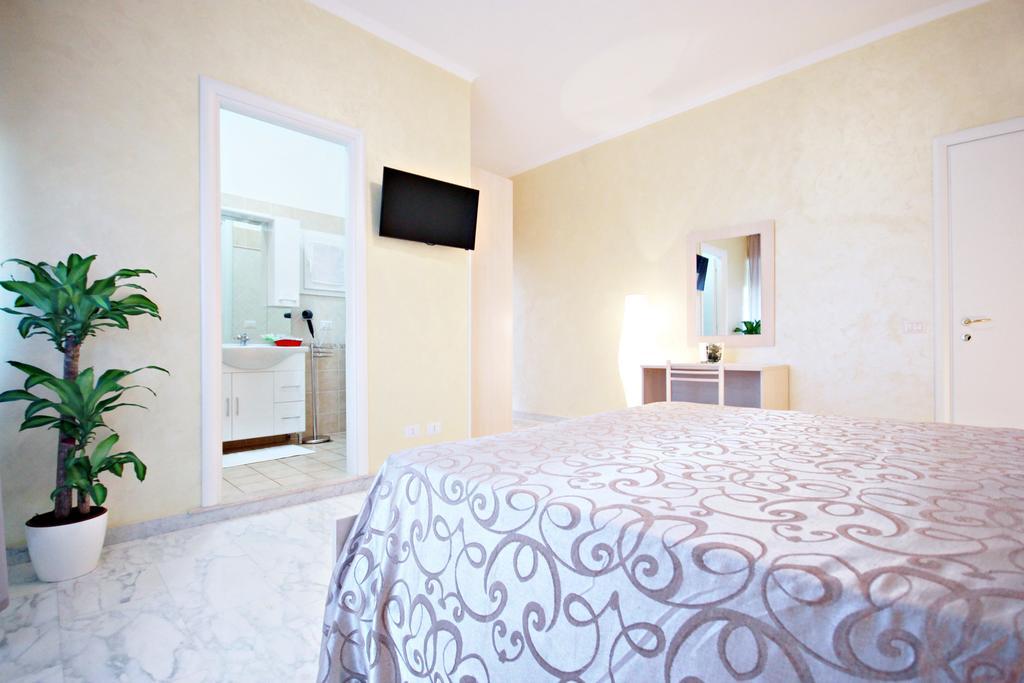 Guesthouse Holiday And Roma Rom bilde