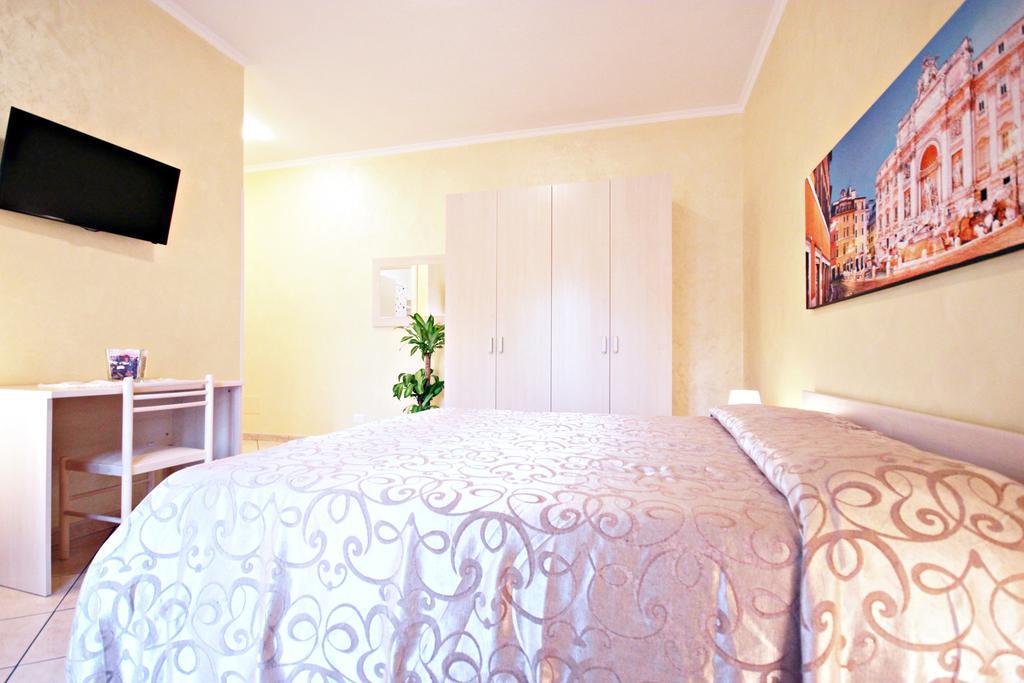 Guesthouse Holiday And Roma Eksteriør bilde