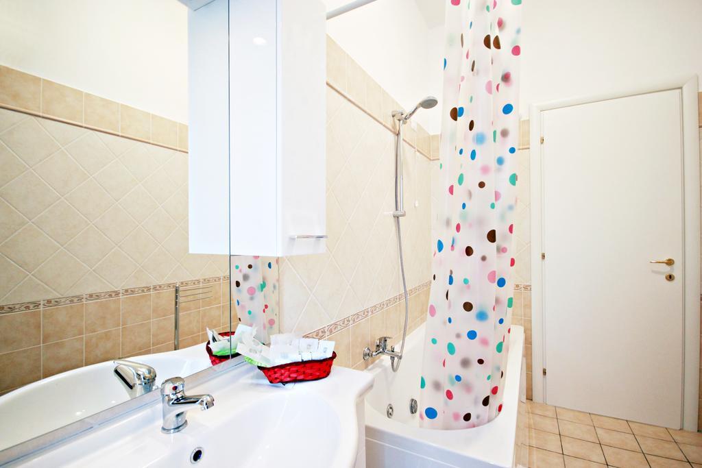 Guesthouse Holiday And Roma Eksteriør bilde